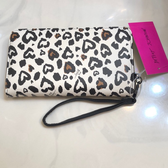 Betsey Johnson Leopard Heart Print White Faux Leather ZA Continental Wallet NWT - Picture 9 of 16